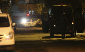 Intendenta de Santiago anuncia querella con diligencias por quema de tres vehículos en Avenida Macul