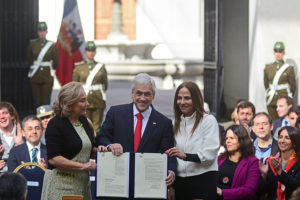 Piñera lanza agenda de género con medidas contra el machismo y hace mea culpa: 