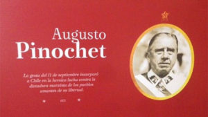 ¿Qué hace Augusto Pinochet en la muestra 