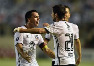 VIDEO | Un histórico Esteban Paredes mantiene con vida a Colo Colo en Libertadores