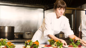 Estudiantes de 9 países se la juegan por el mejor menú en importante competencia gastronómica internacional
