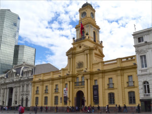 Gobierno pide la renuncia a director del Museo Histórico Nacional por exposición donde incluyó a Pinochet