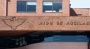 Nido de Águilas advierte a apoderados por serie 13 reasons why