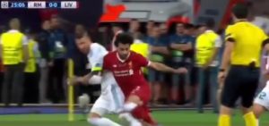 VIDEOS | Millonaria demanda contra Sergio Ramos por falta a Salah en final de Champions League