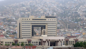 La errada y populista idea de rebajar la dieta parlamentaria