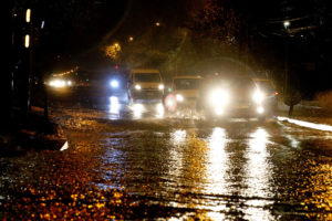 Conducción bajo lluvia: cómo prevenir accidentes