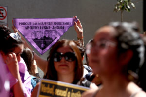 ¿Aborto libre en Chile?: despenalización solo cubre el 15% de los casos y no hay mujeres presas por este delito
