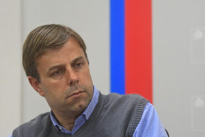 La indignación del alcalde de Puente Alto con el ministro de Hacienda por la falta de financiamiento para el Sótero del Río