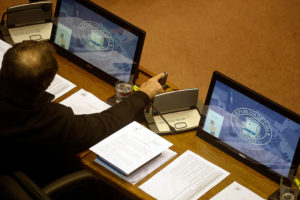 Diputado RN propone sancionar los atrasos de parlamentarios al Congreso