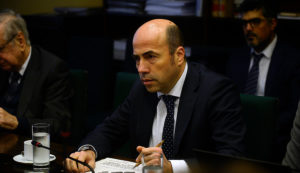 Contralor y 'bajo sueldo' de Hermes Soto: 