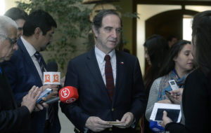 Ministro Larraín condenó ataque a imputados por asesinato en Barrio República: 
