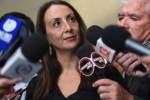 Vocera de Gobierno hace llamado a Tonka y Claudio Bravo por avalar tortura a imputados: 