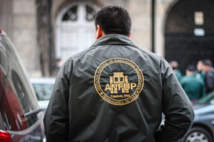 Hernán Larraín se reúne con funcionarios de Gendarmería tras llamado a acuartelamiento