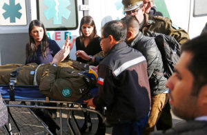 Carabinero resulta herido con adoquín en incidentes por protesta mapuche en La Moneda