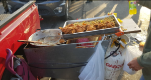 Fiscalizadores de Santiago hicieron desaparecer del mapa las sopaipillas del centro