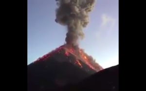 VIDEOS | Impactantes registros de la agresiva erupción del Volcán de Fuego en Guatemala
