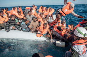 Nuevo gobierno español determina acoger barco con 629 inmigrantes rechazado por Italia y Malta