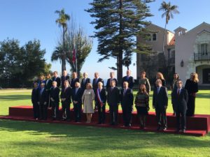 FOTO | Piñera posó junto a su gabinete para la fotografía oficial en Cerro Castillo