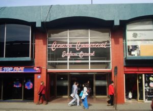 Femicidio frustrado en galería comercial de Concepción deja dos heridas y un fallecido