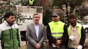 Las Condes sancionará por acoso callejero a mujer que insultó a recolectores