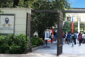 Universidad Gabriela Mistral remueve a su rector y saca a otros cinco directivos