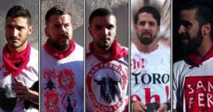 Justicia española mantiene libertad provisional para los cinco miembros de La Manada