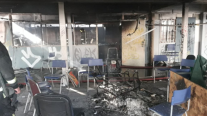 Incendio en Liceo Amunátegui deja cinco estudiantes detenidos
