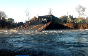 Caída de puente Cancura deja un muerto y seis heridos en Osorno