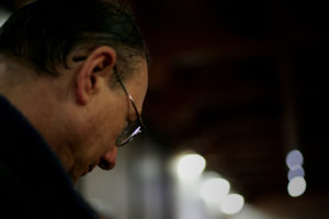 Perfil político de Luis Infanti: el obispo criticado por abusos en Aysén que no renunció ante el Papa