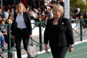 Michelle Bachelet recurre a Gabriela Mistral para disparar contra Varela: 