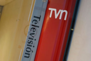Directores de TVN acusan a presidente del directorio de campaña contra Jaime de Aguirre