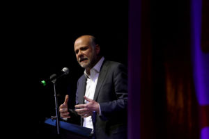 PS acusa contradicción de Piñera: 