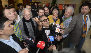 VIDEO | Diputado Florcita Alarcón se puso a cantar durante su intervención para aprobar el Día del Rock Chileno