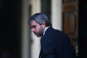 VIDEO | Ministro Blumel enfrenta interrupción de funcionaria ANEF para denunciar despidos