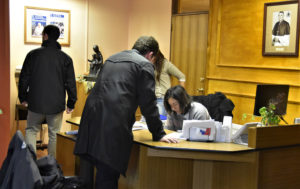 Fiscalía y PDI allanan obispados de Temuco y Villarica por casos de abusos sexuales