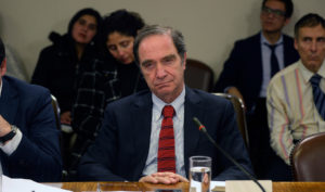 Piden al ministro Larraín crear 