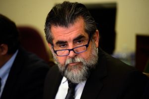 La Moneda analiza recurrir al TC para evitar que extranjeros reciban beneficios sociales