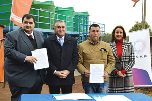 Vecinos de Caleta Perone contarán con condiciones más seguras de abastecimiento de agua potable