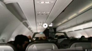 VIDEO | Troleo en pleno vuelo de piloto Latam por eliminación de Argentina se hace viral