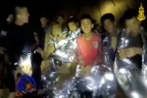 Último buzo en salir de la cueva de Tailandia relata minutos críticos antes de terminar el rescate