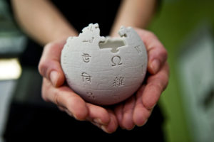 Wikipedia cierra temporalmente en protesta por ley que amenazaría la libertad en línea