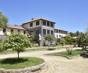Punta de Tralca: cómo funciona el centro de retiro en el que conviven sacerdotes y niños