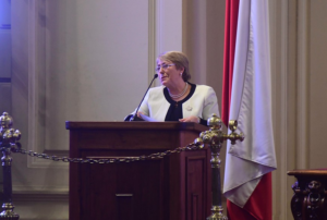 Bachelet acusa que proyecto de cambio de Constitución fue 