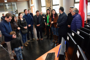 Entregan 30 computadores para habilitar laboratorio en Liceo de Aplicación
