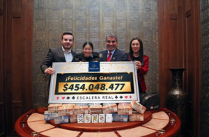 Afortunada mujer apuesta 5 mil pesos y gana 450 millones