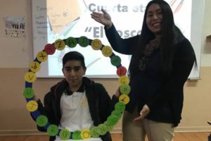 VIDEO | Profesora de Lota adopta como método de enseñanza el juego 