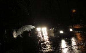 Sistema frontal: casi 20 mil hogares sin luz en la Región Metropolitana