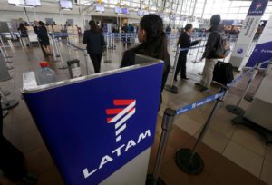 Condenan a Latam a pagar más de 15 millones de pesos tras quemaduras sufridas por una bebé