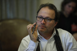 Senador Alfonso de Urresti por crisis en Quintero: “Los ejecutivos que contaminan deben terminar presos, no pagar una multa”