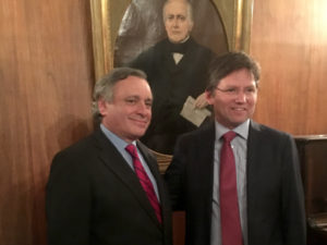 Elección de nuevo decano de Facultad de Derecho de la U. de Chile va a segunda vuelta
